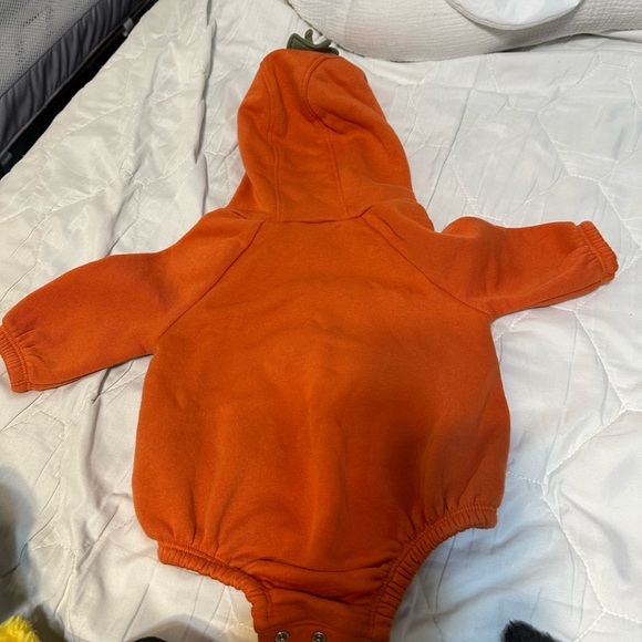 Halloween Pumpkin Hoodie, Hat and Booties & Bumble Bee Costume Baby 0-3 months - Picture 6 of 13